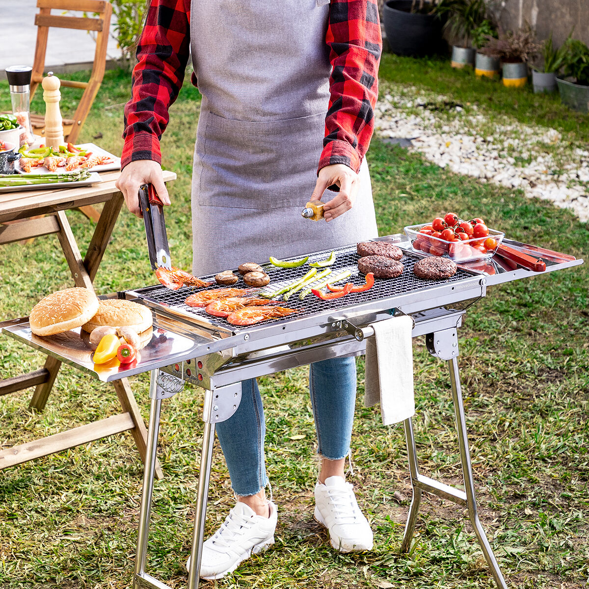 Zusammenklappbarer Holzkohlegrill aus Edelstahl