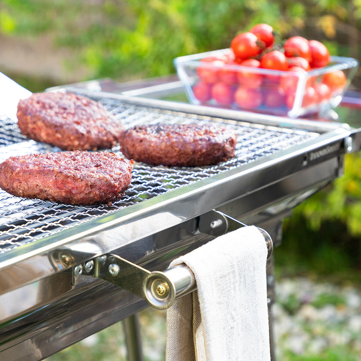 Foldable stainless steel charcoal grill 