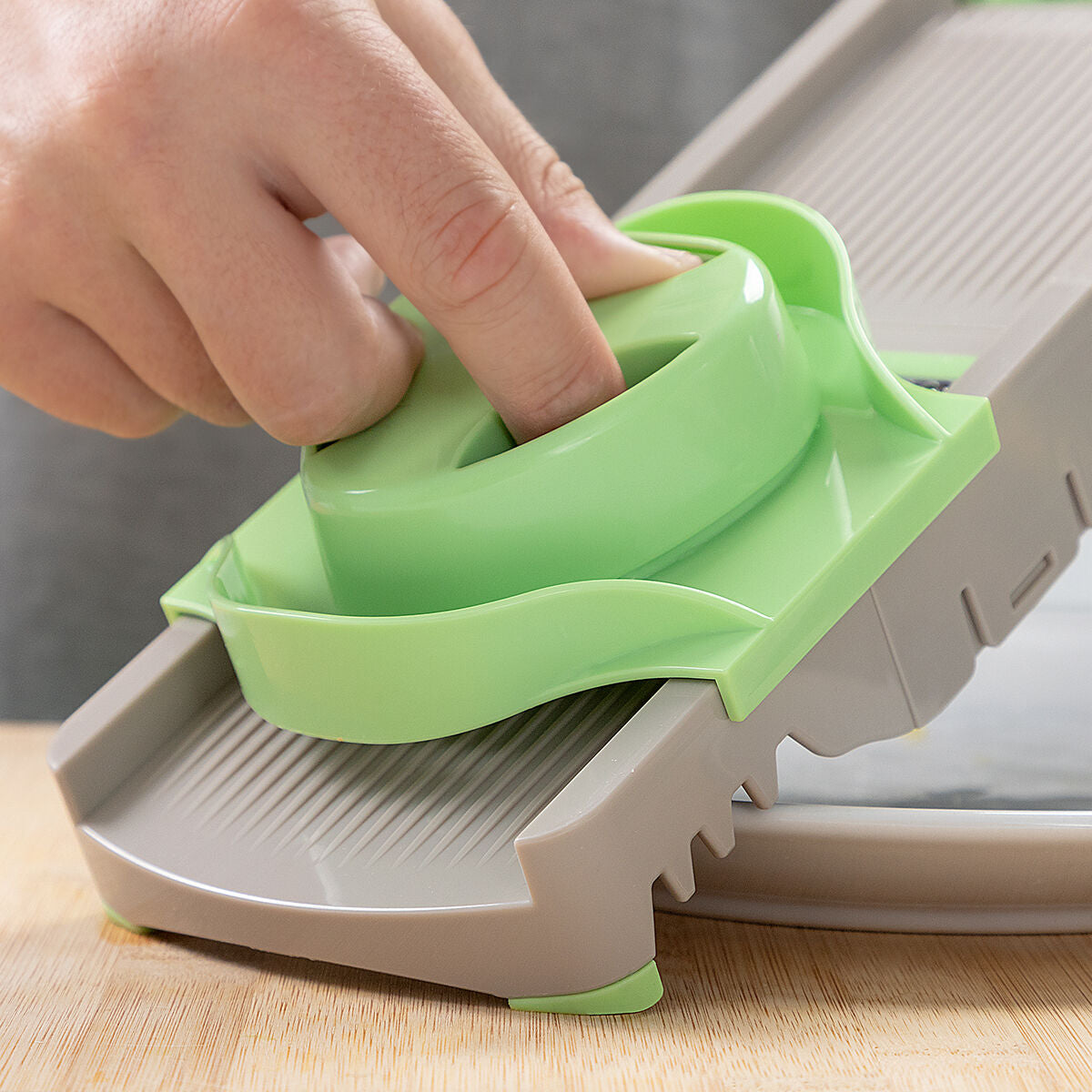 6 in 1 Klappbares Mandoline-Reibeisen