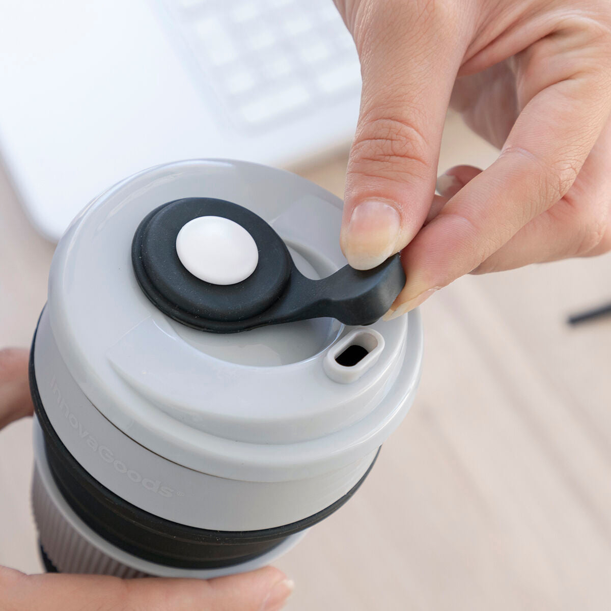 Faltbarer Becher To Go aus Silikon