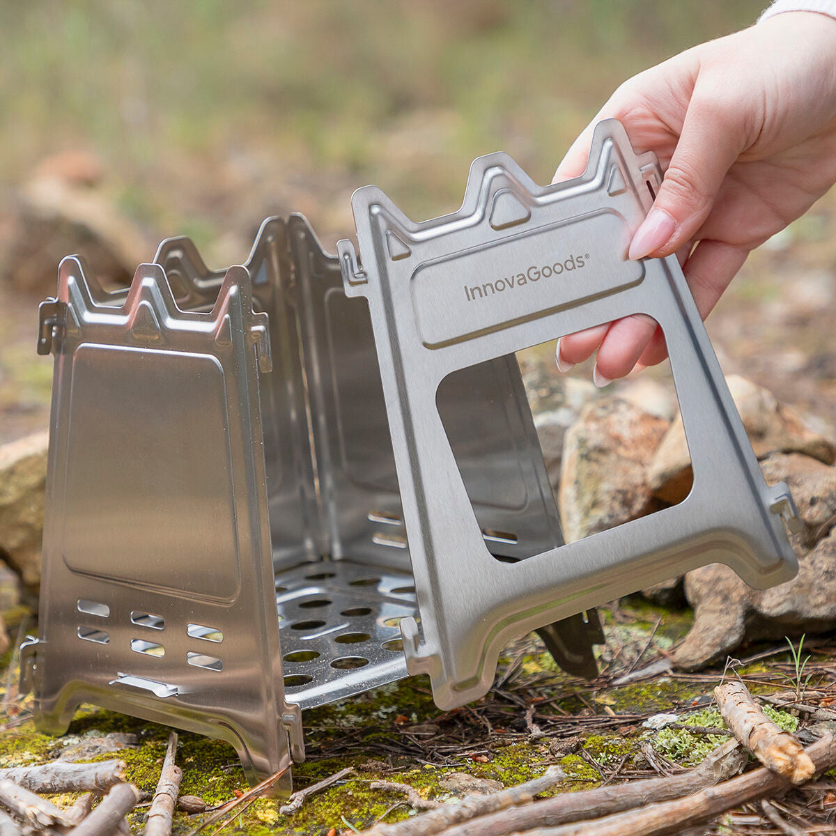 Demountable camping stove made of steel 